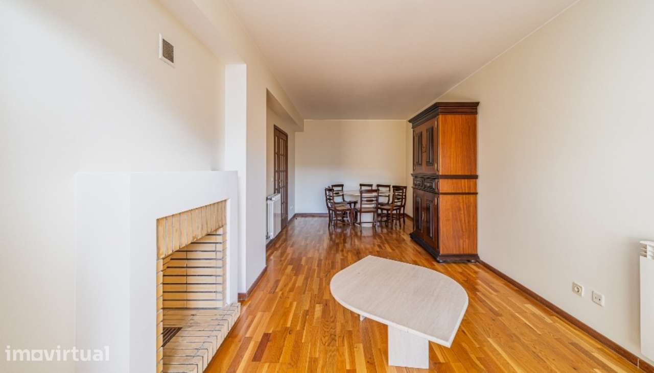 Apartamento T3 com varanda para arrendar nos Pinhais da Foz no Porto - Grande imagem: 4/18