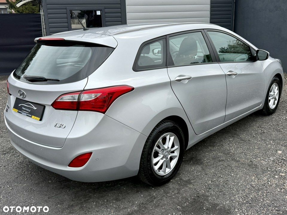 Hyundai i30 blue Kombi 1.6 GDi Passion - 6