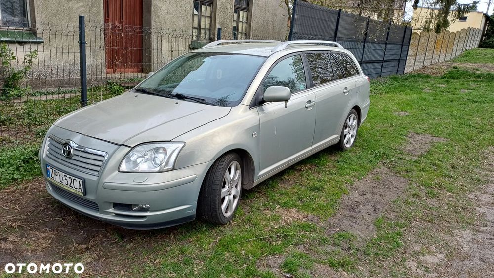 Toyota Avensis - 1