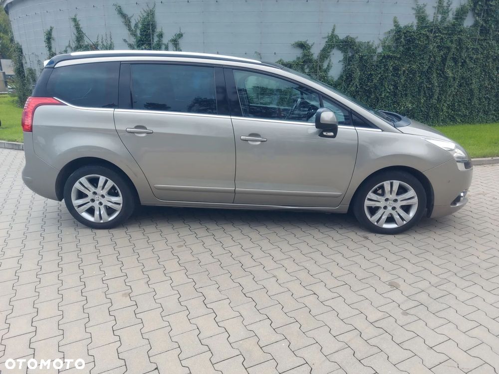 Peugeot 5008 HDI 160 Automatik Allure - 3