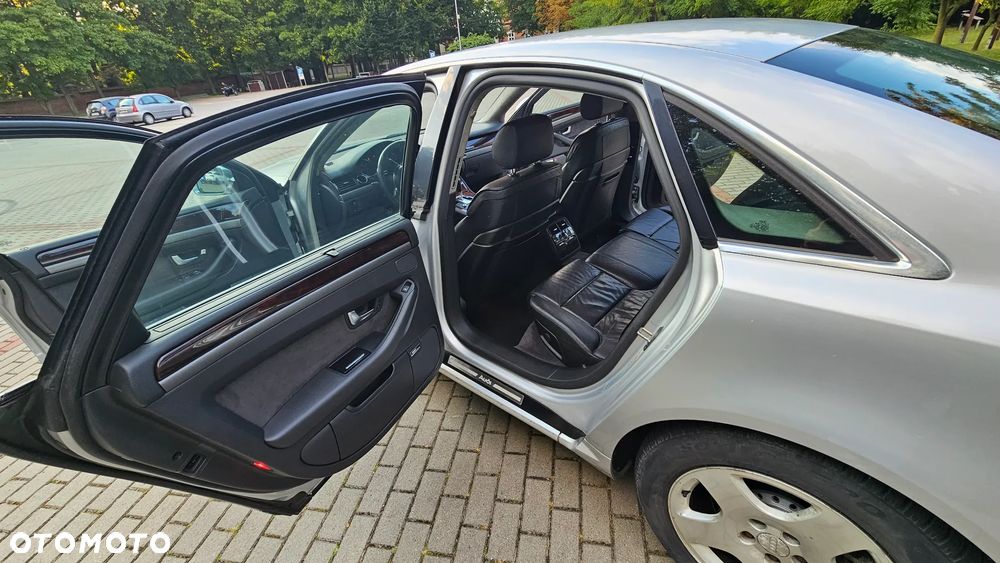 Audi A8 4.2 Quattro - 13