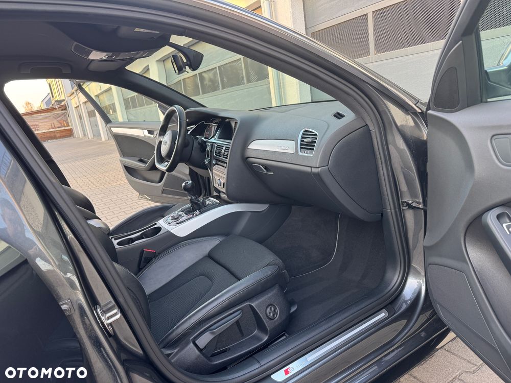 Audi A4 Avant 2.0 TDI DPF clean diesel quattro S line Sportpaket - 29