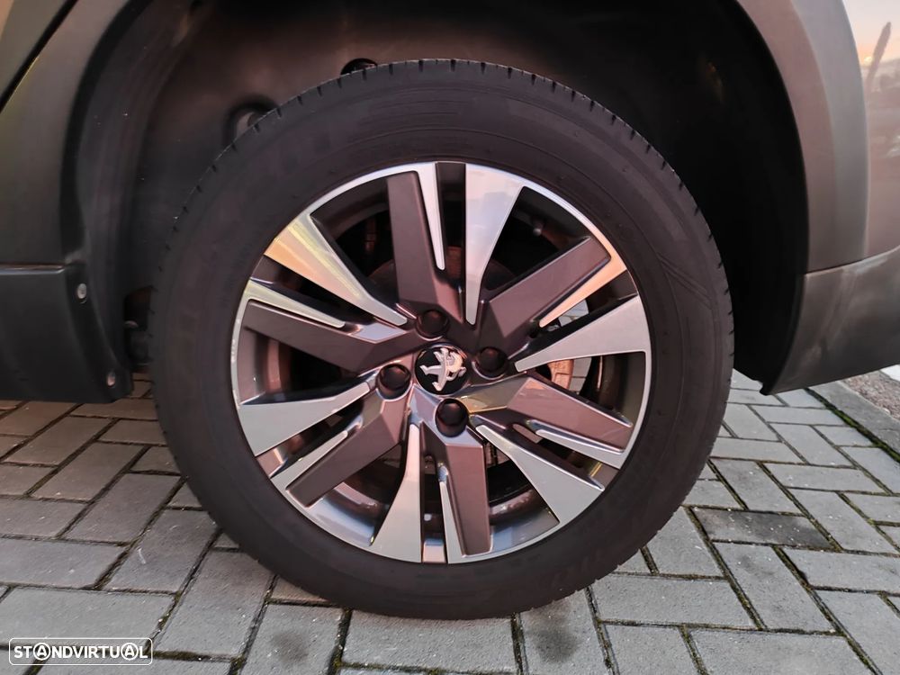 Peugeot 2008 1.2 PureTech Allure EAT6 - 13