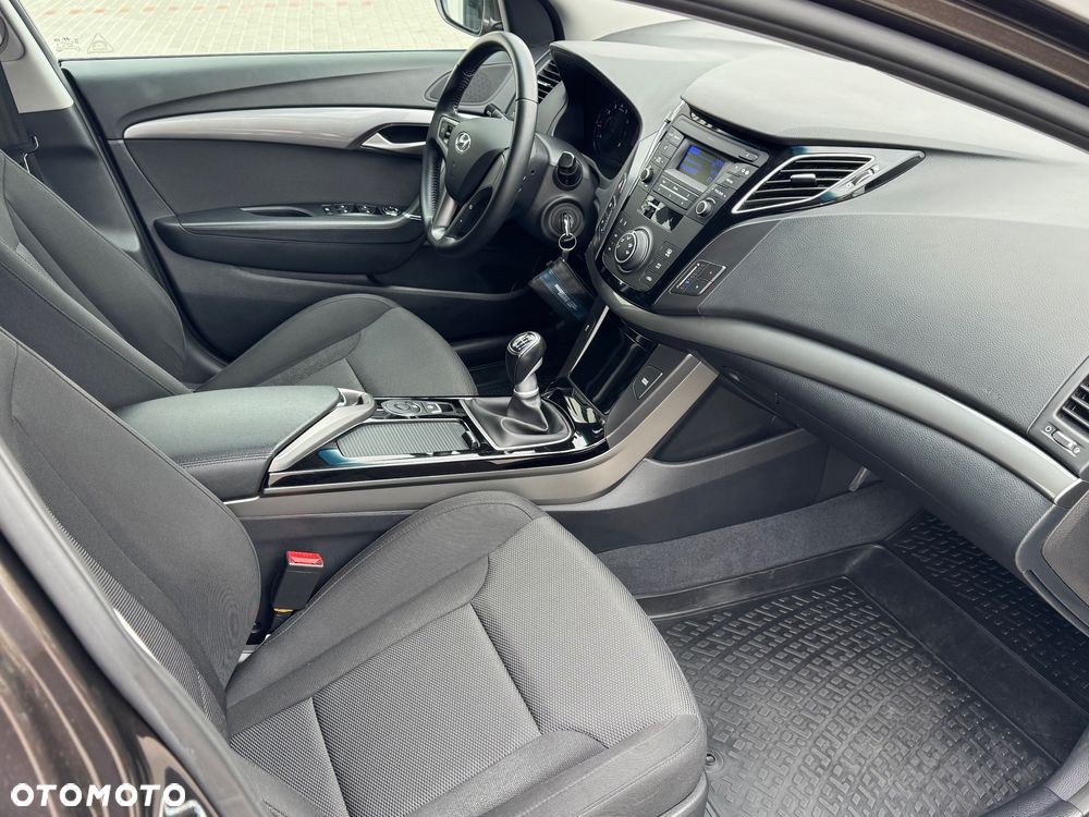 Hyundai i40 Kombi 1.6 Trend - 32