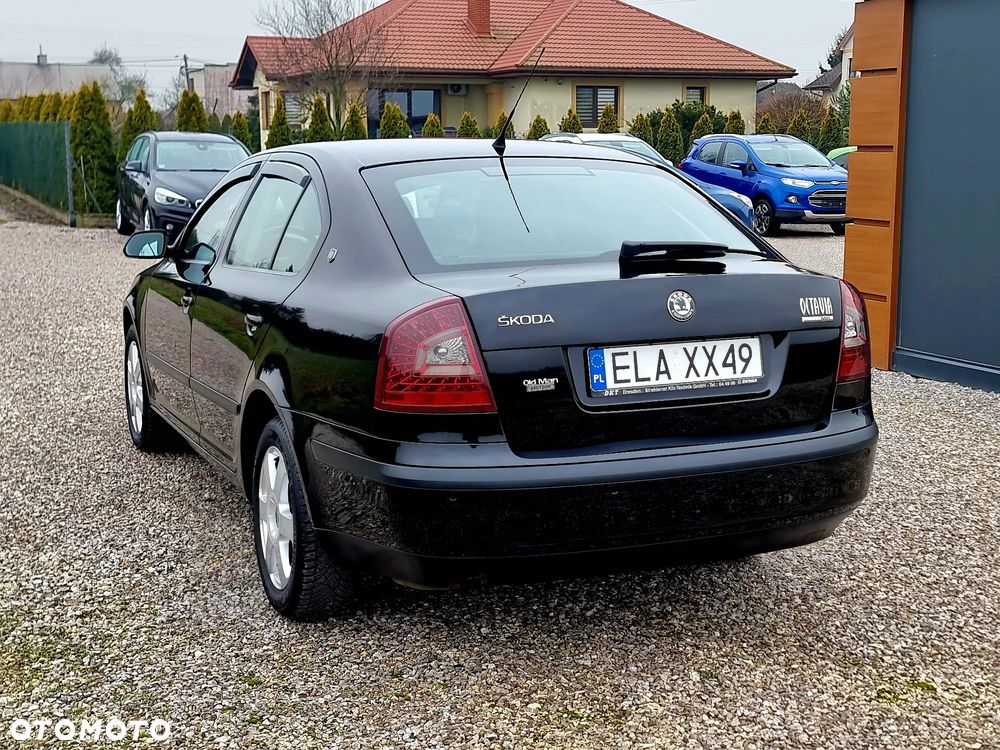 Skoda Octavia 1.6 Elegance - 9