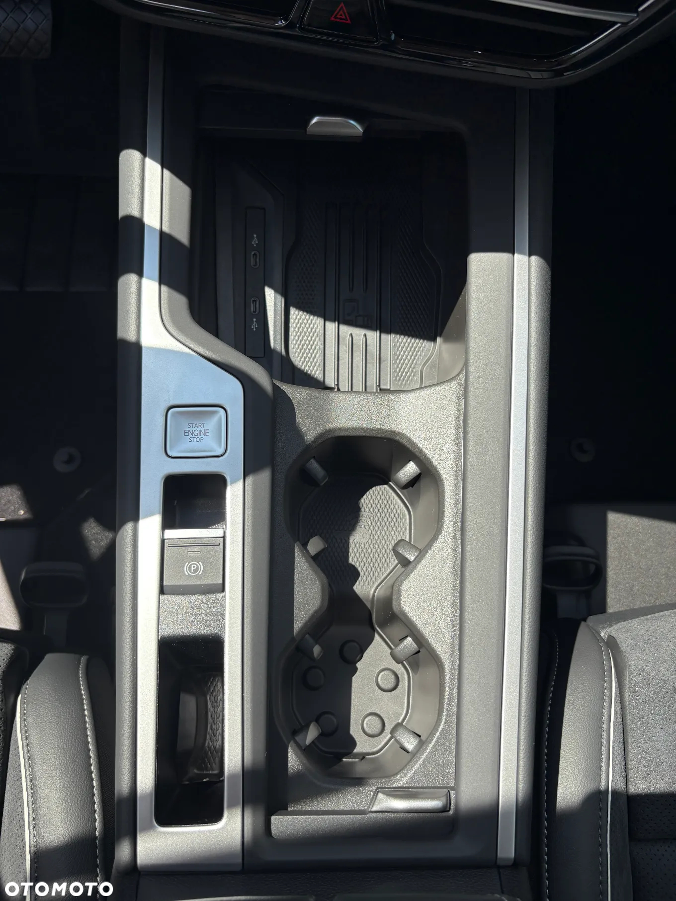Volkswagen Passat 1.5 TSI ACT mHEV Business Plus DSG - 19