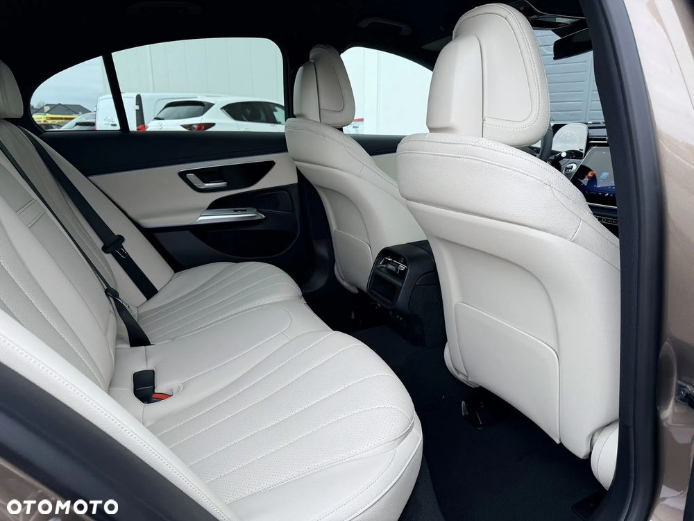 Mercedes-Benz Klasa E - 37