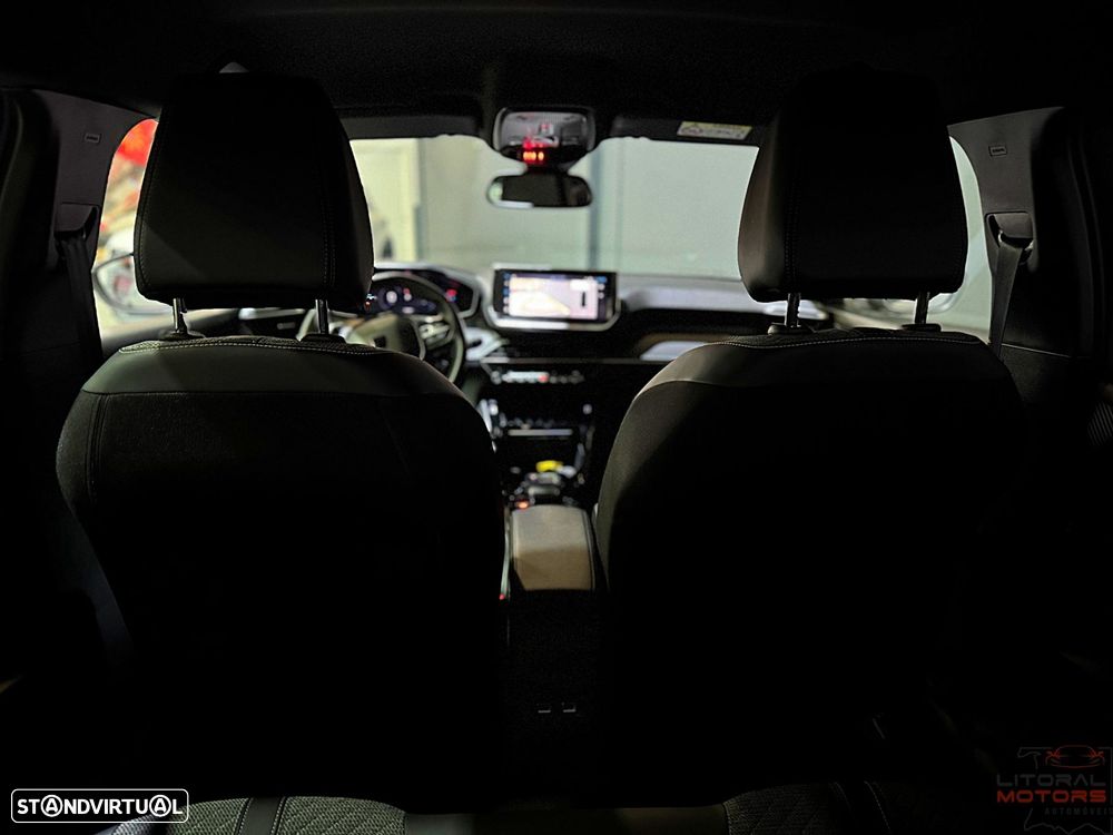 Peugeot 2008 1.2 PureTech Allure Pack EAT8 - 38