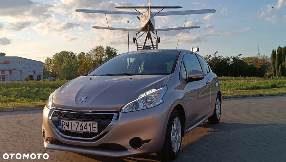 Peugeot 208