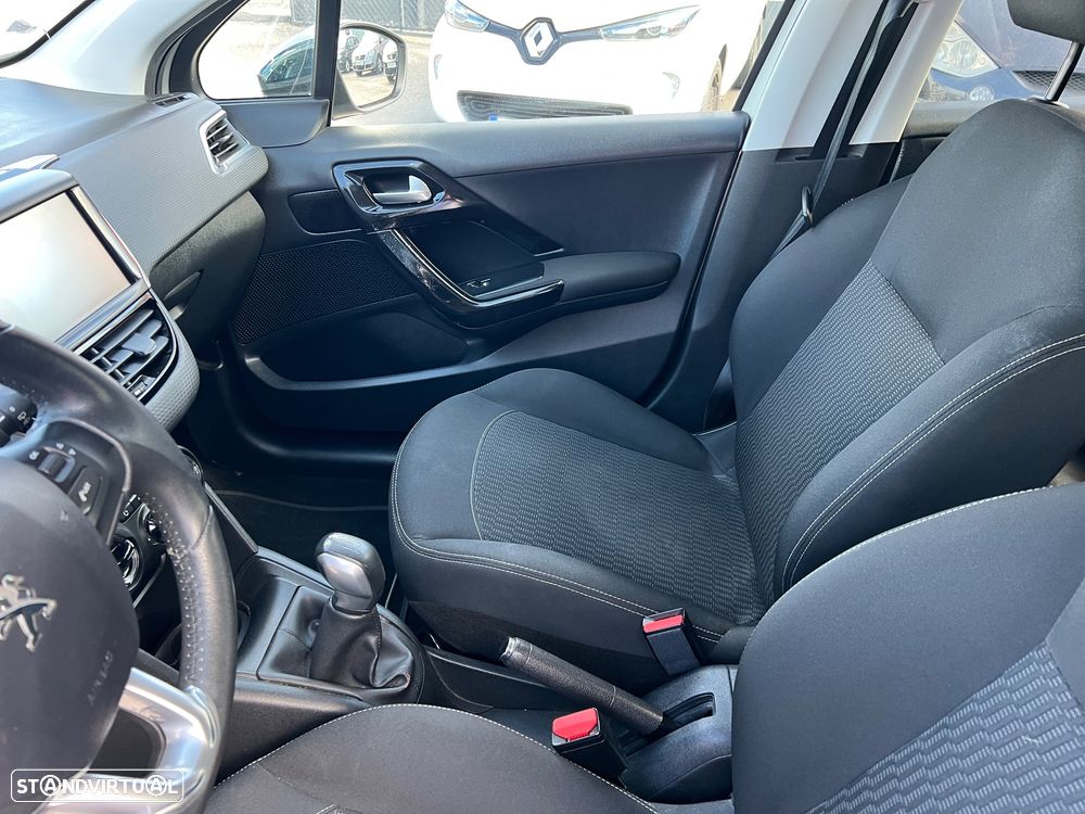 Peugeot 208 1.2 PureTech Active - 19