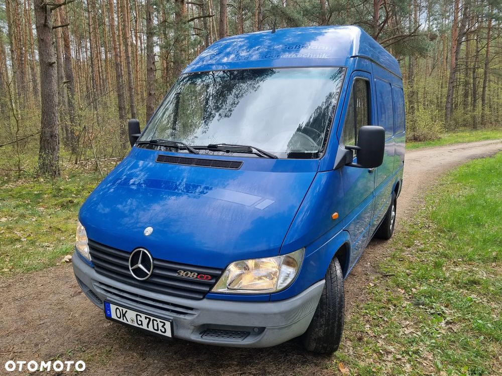 Mercedes-Benz Sprinter - 19