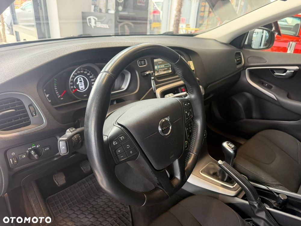 Volvo V40 - 16