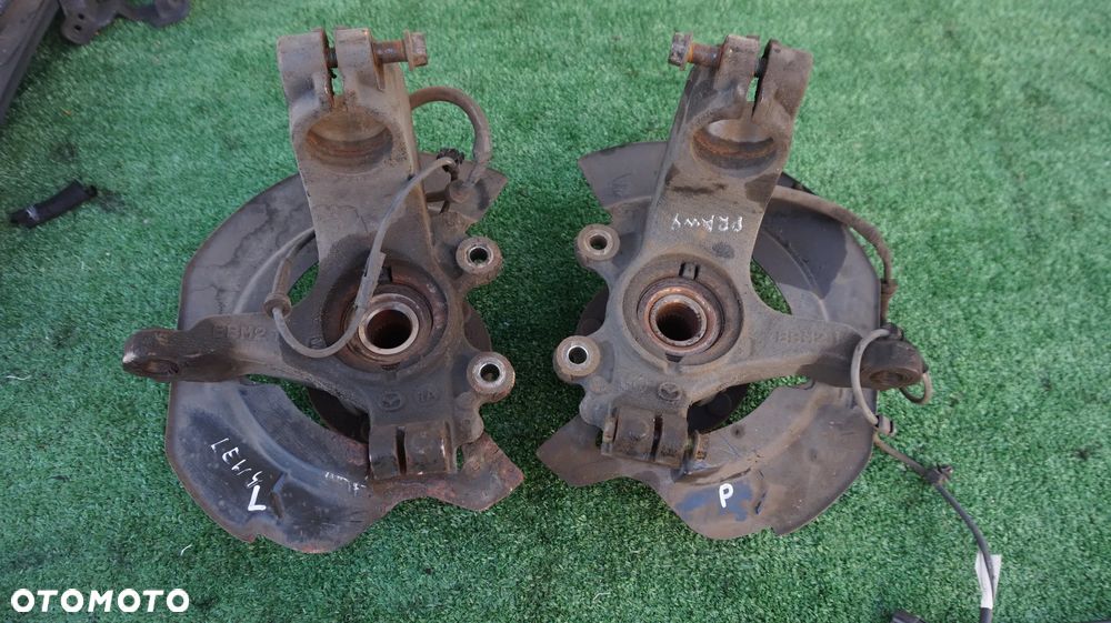 Mazda 3 BL 2.2D R2AA zwrotnica piasta czujnik ABS  prawa - 2