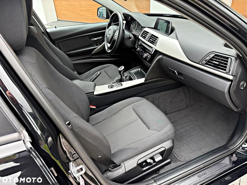 BMW Seria 3 318d Advantage - 22