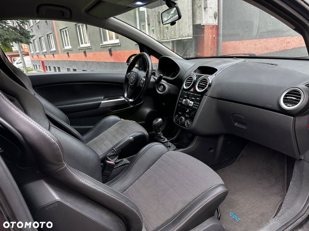 Opel Corsa 1.6T OPC - 13