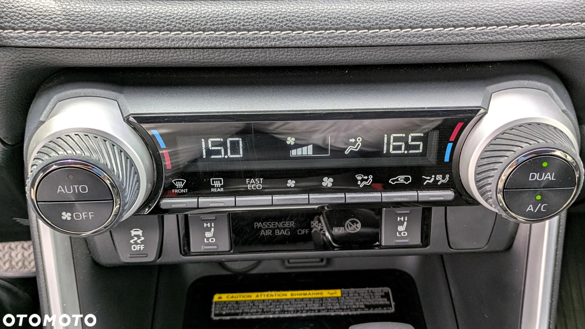 Toyota RAV4 2.5 Hybrid Black Edition by JBL 4x4 - 13