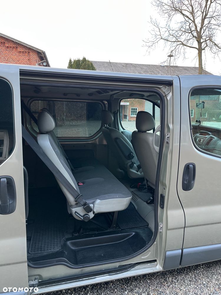 Opel Vivaro L2H1 2.9t - 8