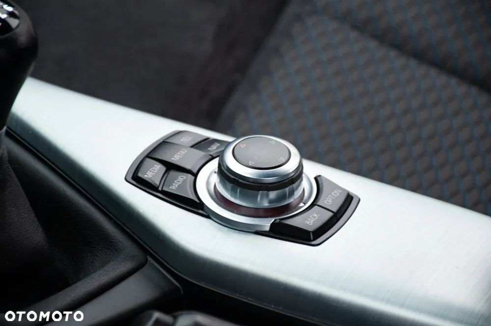 BMW Seria 1 118i Edition Sport - 11