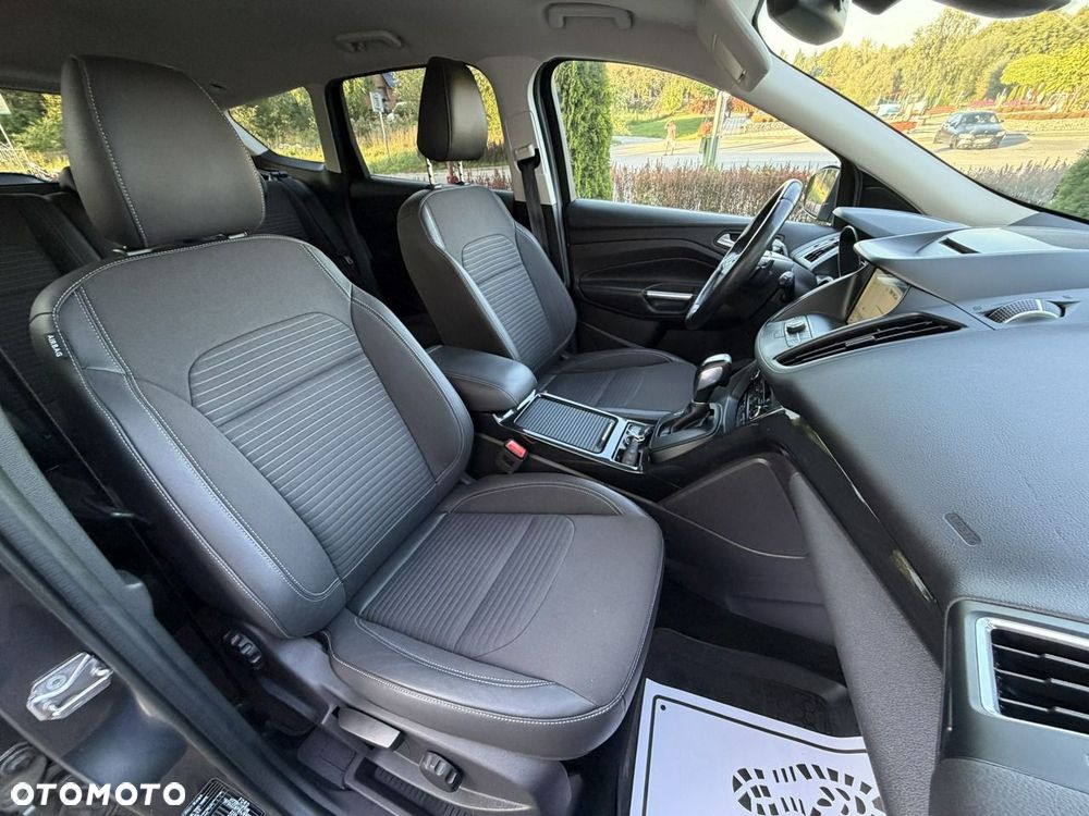 Ford Kuga - 10
