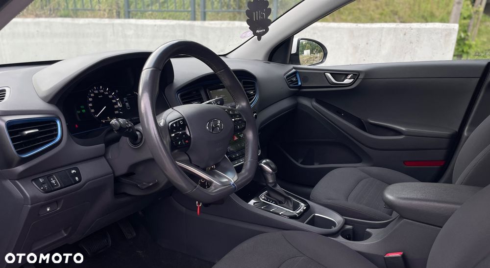 Hyundai IONIQ Hybrid Business - 19