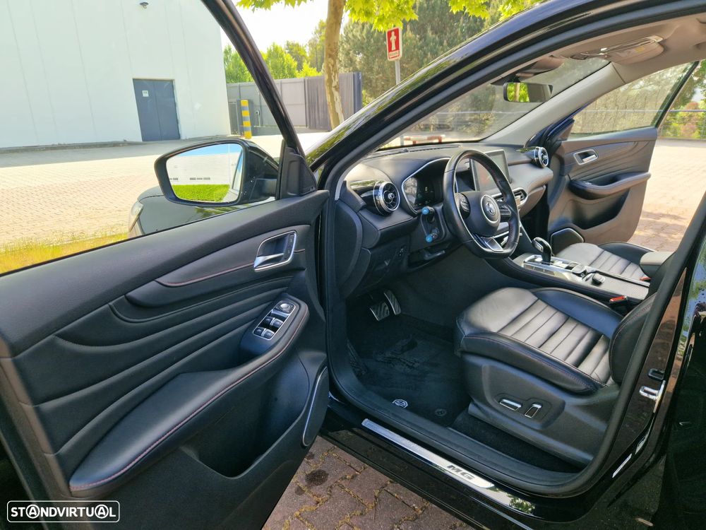 MG EHS Luxury - 13