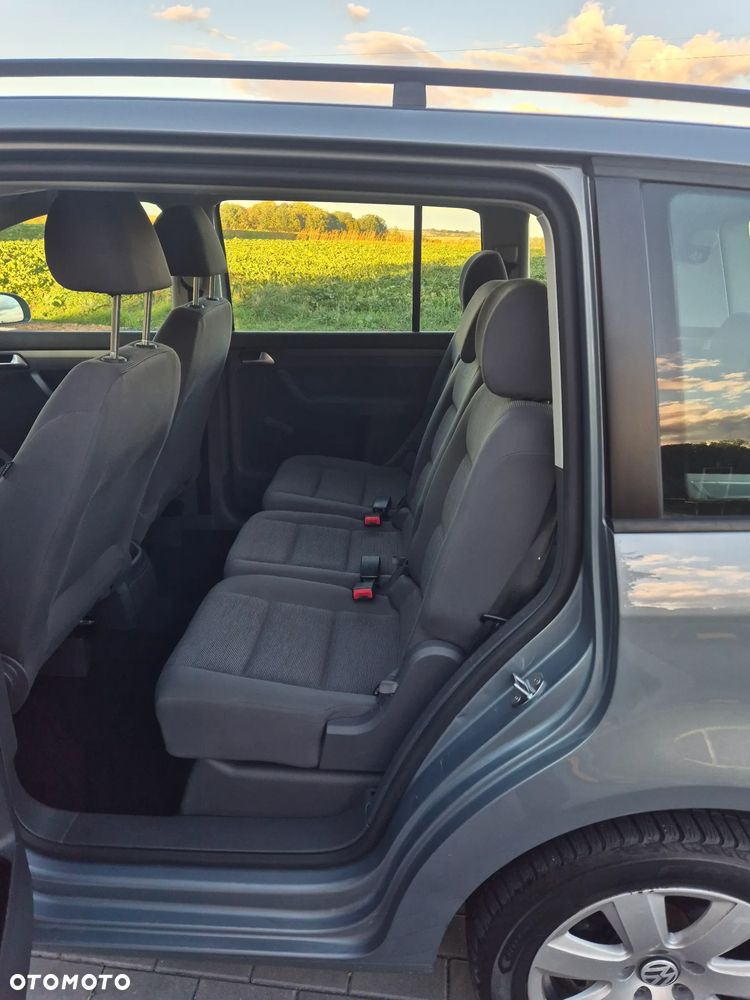 Volkswagen Touran - 13