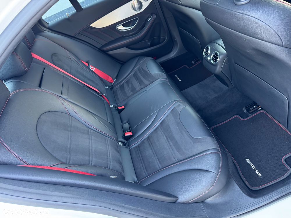 Mercedes-Benz Klasa C AMG 43 4Matic 9G-TRONIC - 26