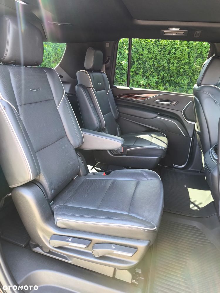Cadillac Escalade - 21