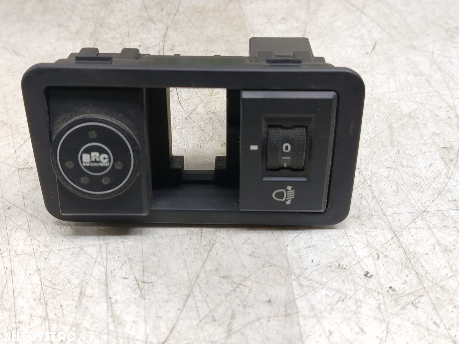 Panou butoane 937001j850 Hyundai i20 PB [2008 - 2012] - 1