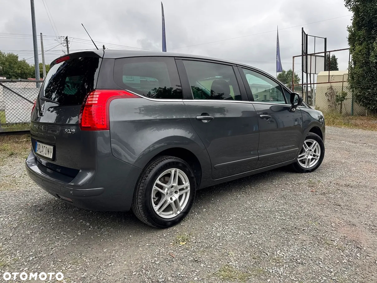 Peugeot 5008 - 13