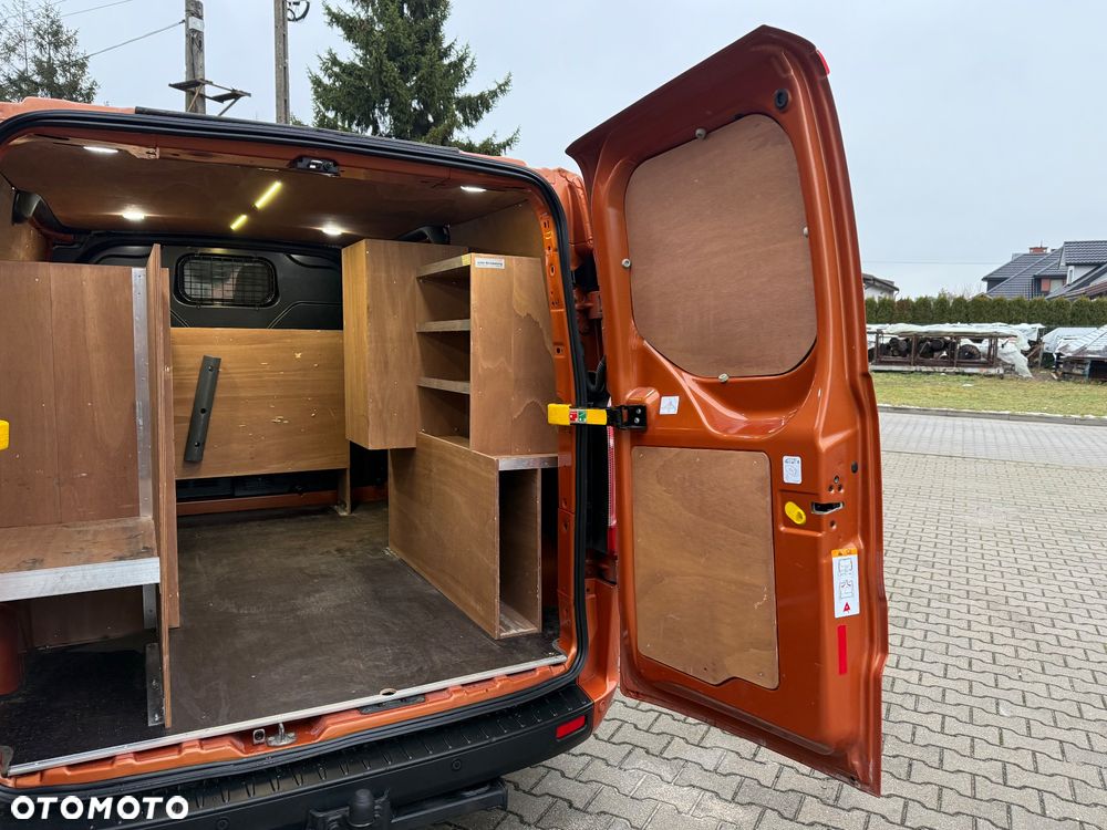Ford TRANSIT CUSTOM - 18