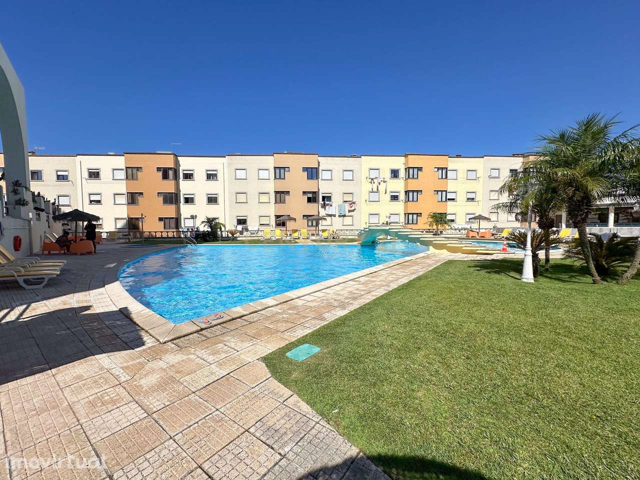 Apartamento T3 com 240 m2 área bruta - Charneca da Caparica - Grande imagem: 3/44