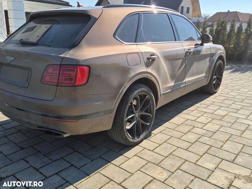 Bentley Bentayga W12 Mulliner - 32