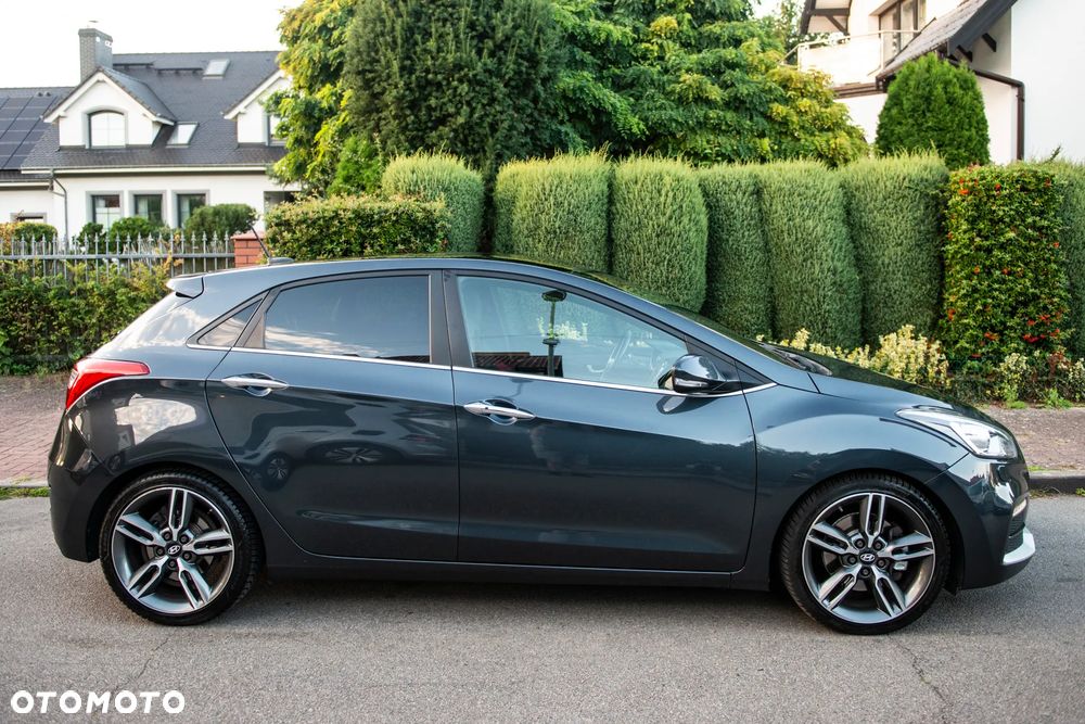 Hyundai i30 1.6 GDI Turbo Luxury - 4