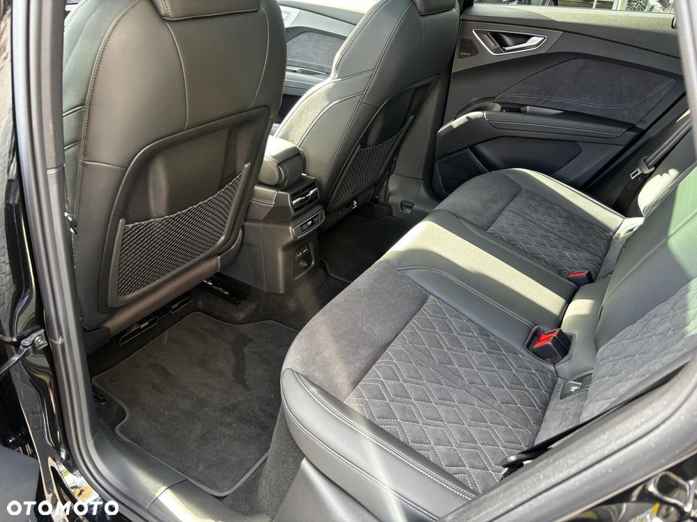 Audi Q4 e-tron - 15