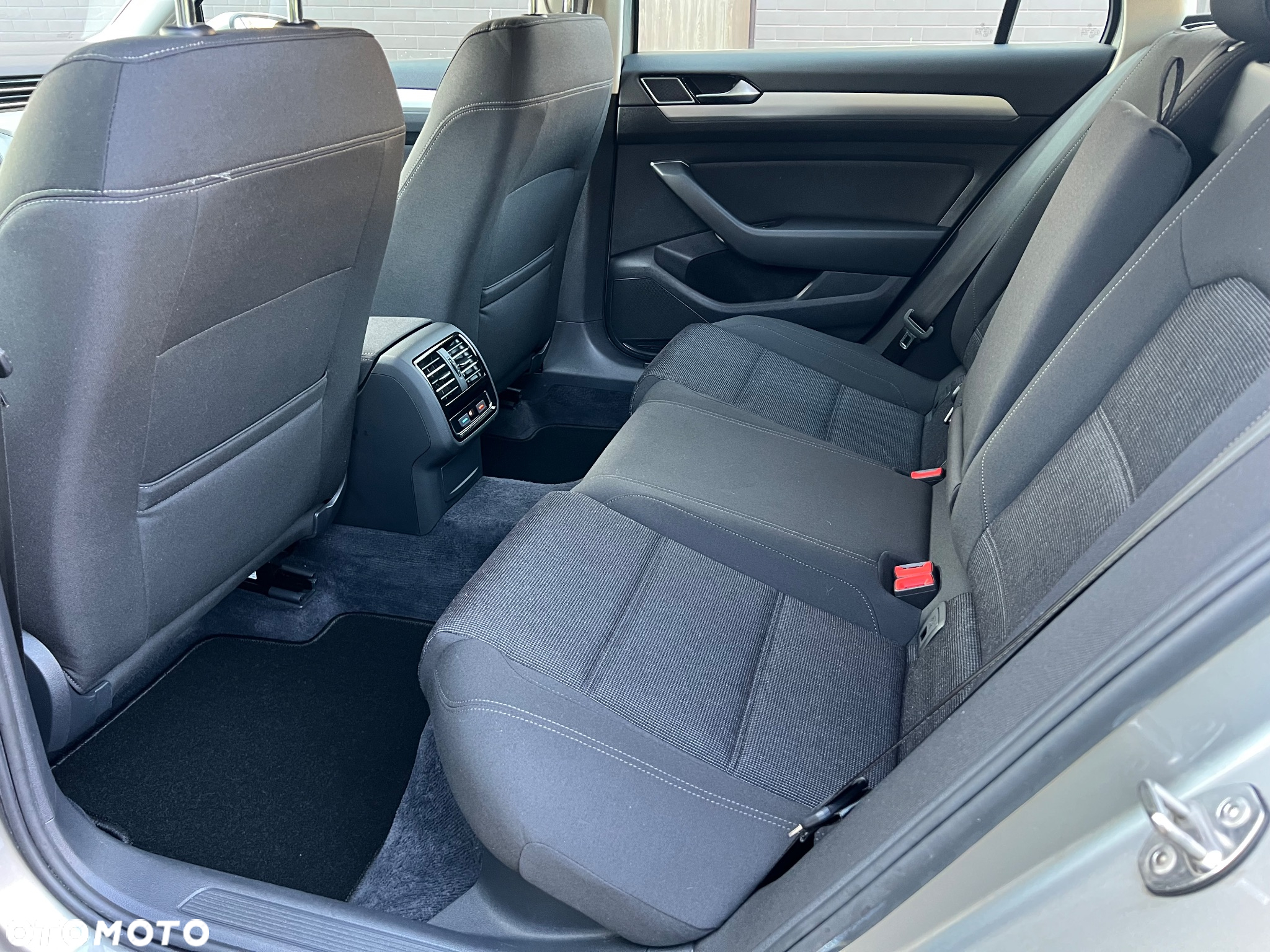 Volkswagen Passat Variant 1.4 TSI (BlueMotion Technology) Comfortline - 35