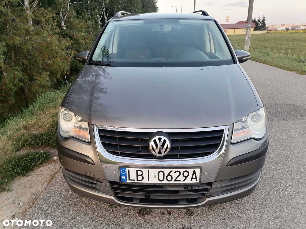 Volkswagen Touran - 8