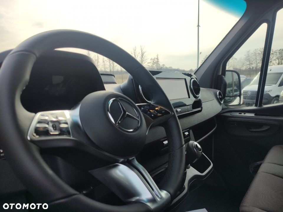 Mercedes-Benz Sprinter - 5