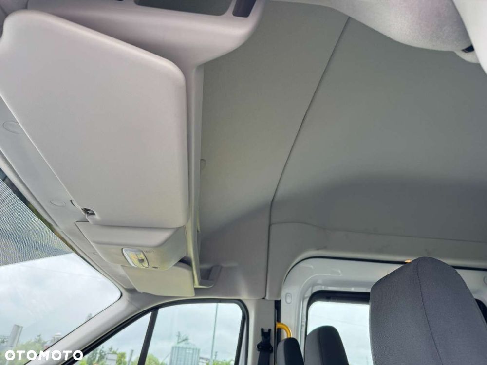 Ford Transit - 33