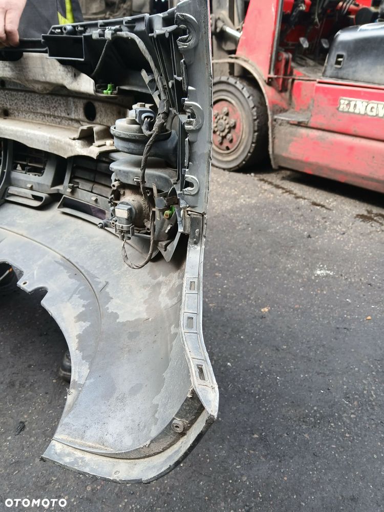 Audi A4 B6 Zderzak przedni - 7