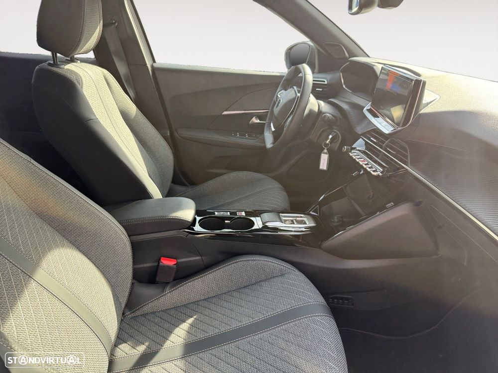 Peugeot 2008 1.2 Hybrid Allure e-DCS6 - 15