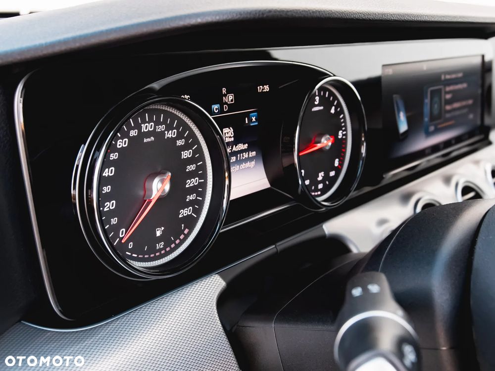Mercedes-Benz Klasa E 200 d 9G-TRONIC - 21