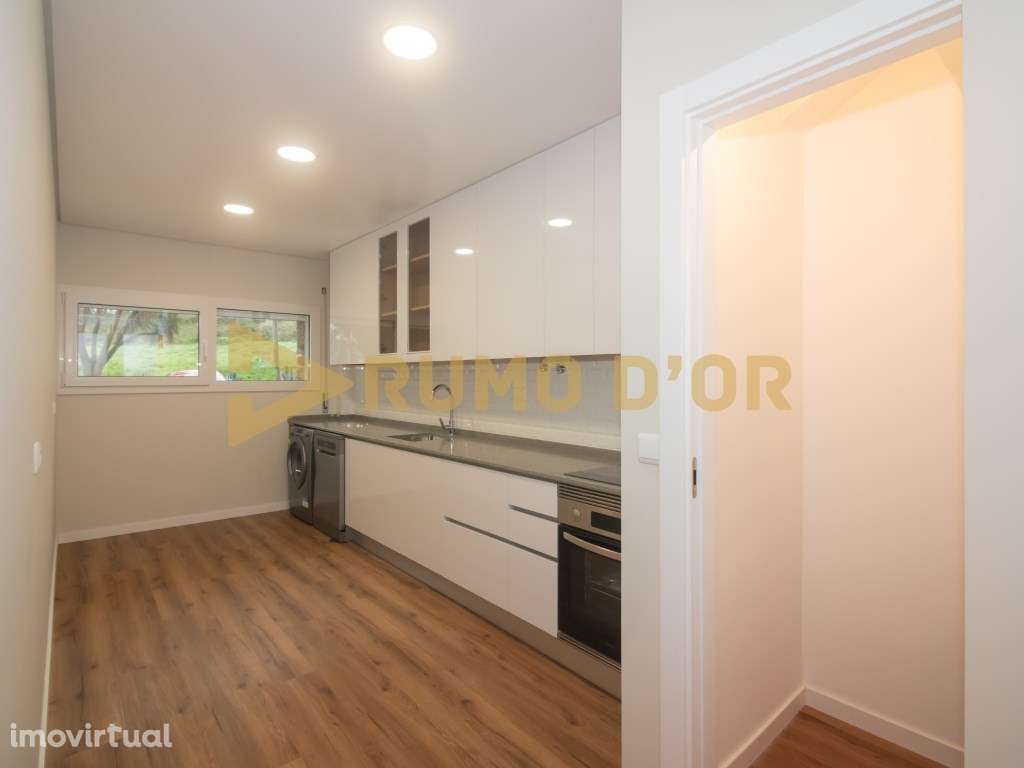 Apartamento T2 em Mem Martins de R/C com Arrecadação - Grande imagem: 3/19