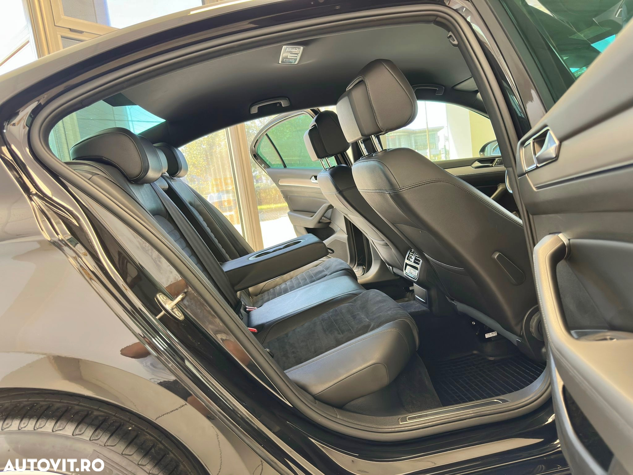 Volkswagen Passat Variant 2.0 TDI DSG Highline - 9