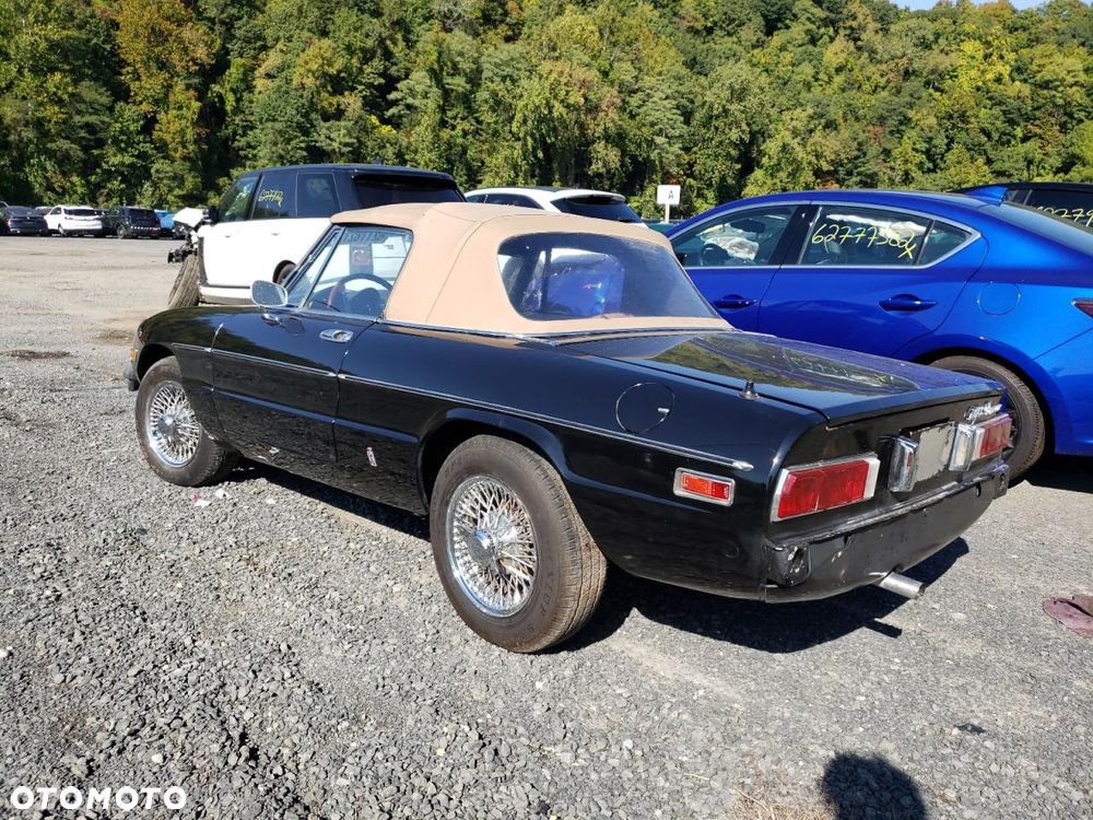 Alfa Romeo Spider - 9