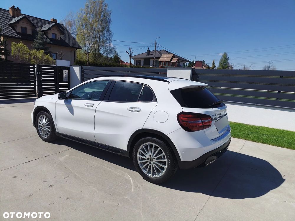 Mercedes-Benz GLA 200 7G-DCT AMG Line - 7