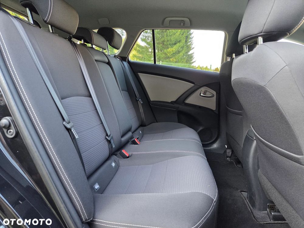 Toyota Avensis Touring Sports 1.8 Business Edition - 10