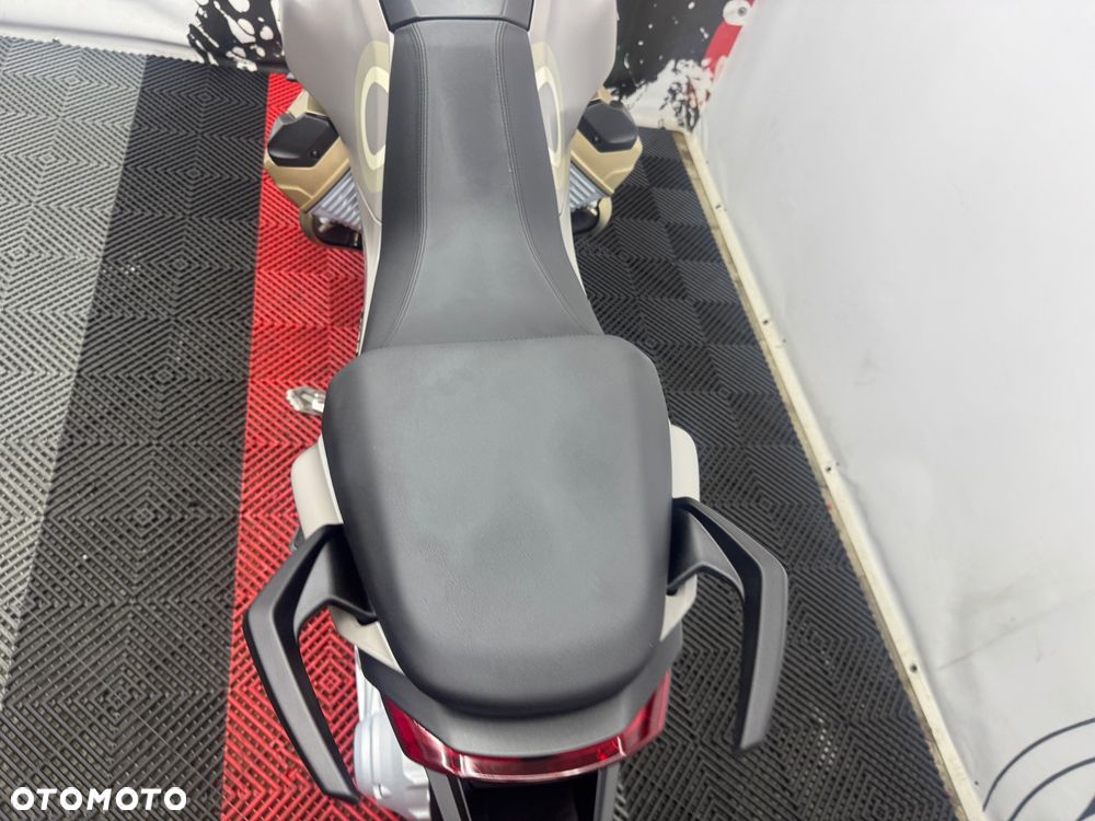 Moto Guzzi V100 Mandello - 22