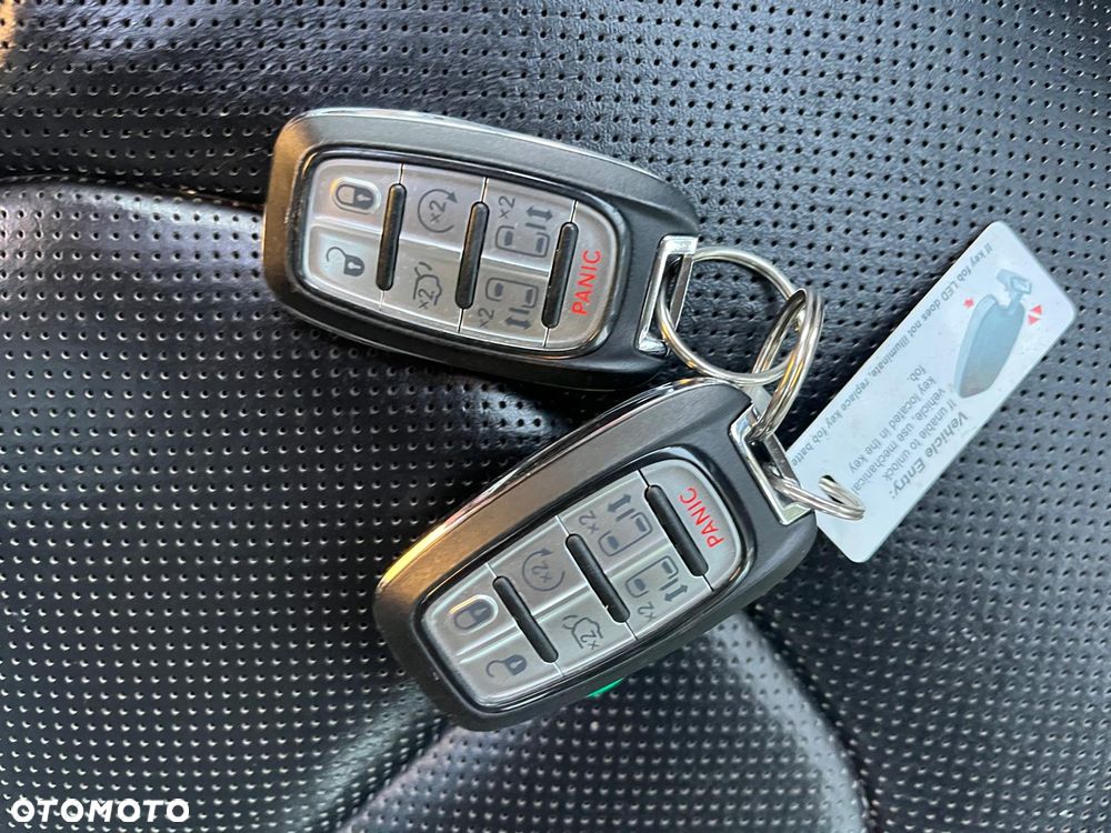 Chrysler Pacifica - 27