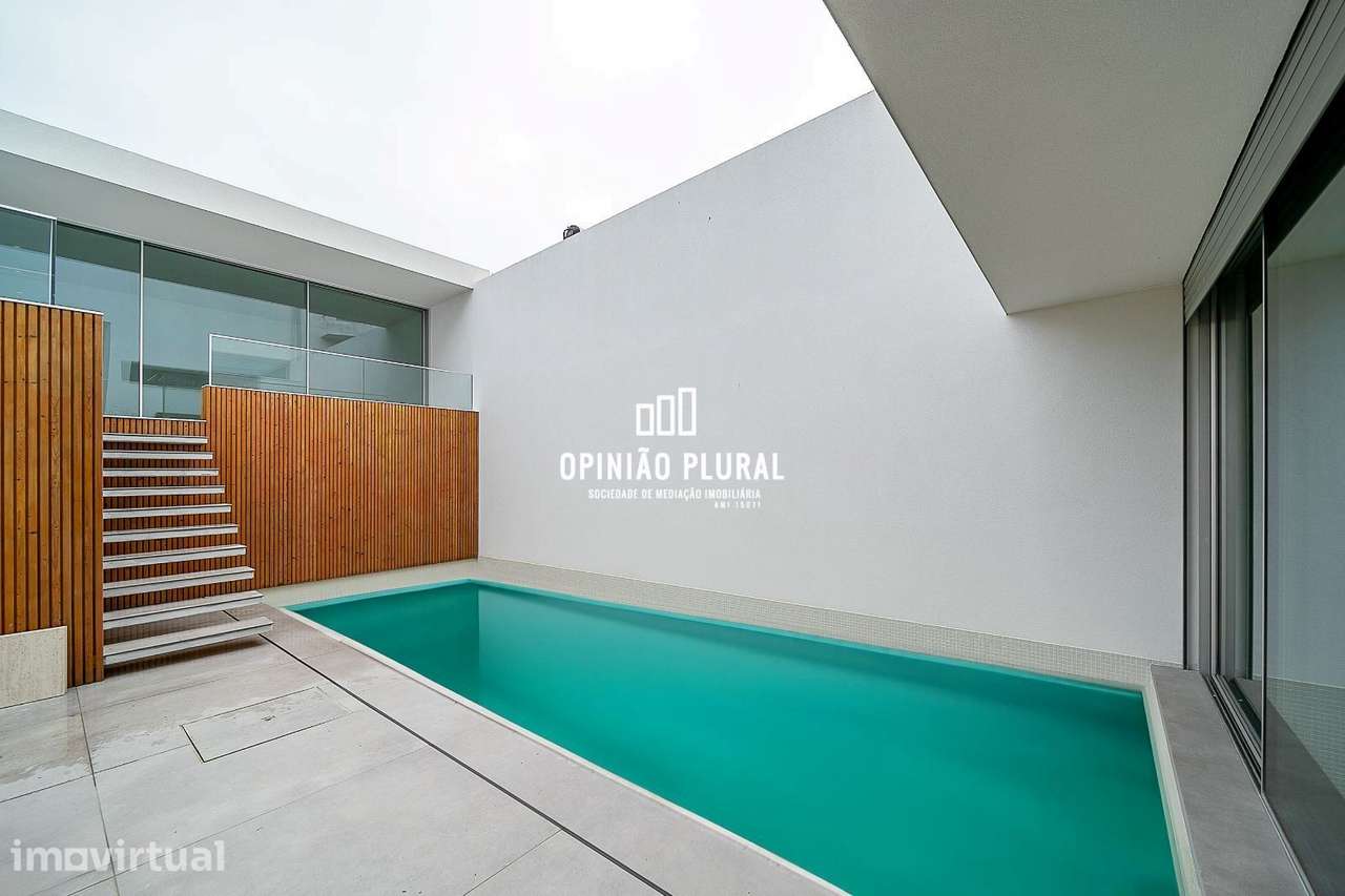 Espaçosa Moradia T4 com Escritório e Piscina - Pronta a Habitar - Grande imagem: 2/40